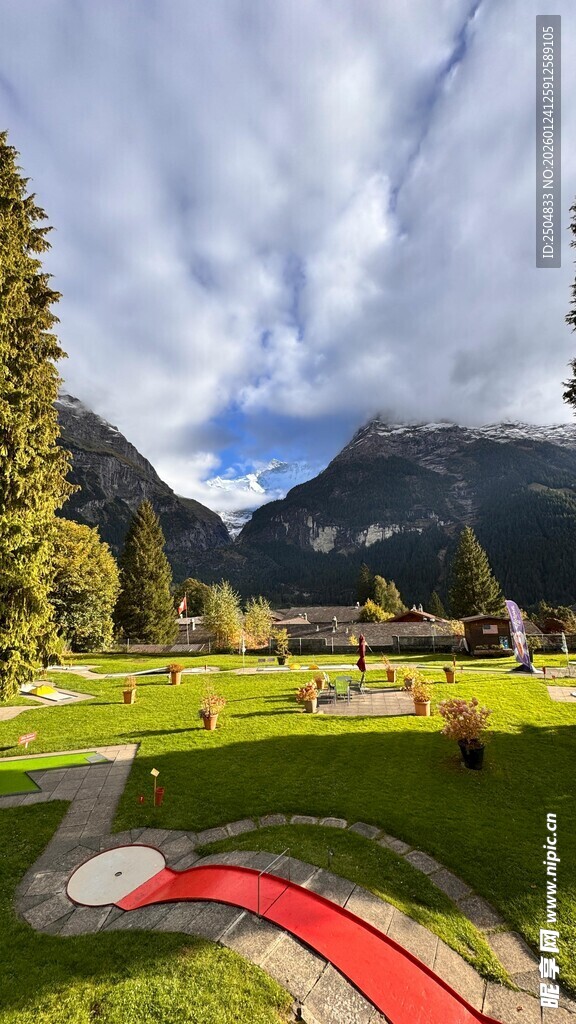 山间草地 乐场景观