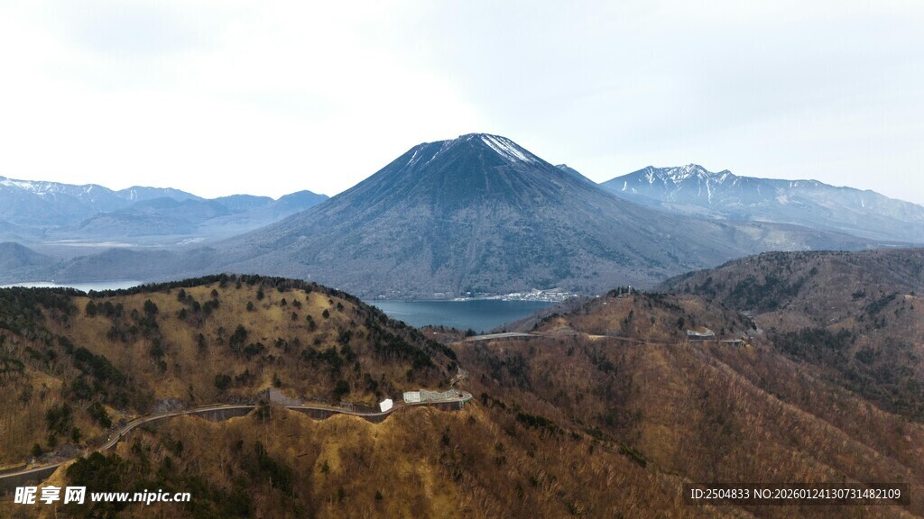 山峦景色俯瞰图