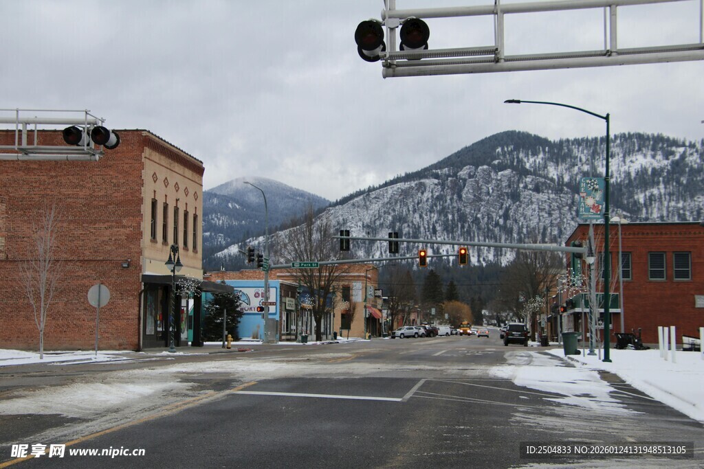冬日小镇街头雪景