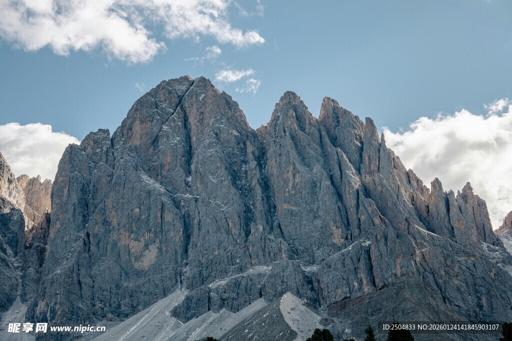 巍峨壮丽的高山景观