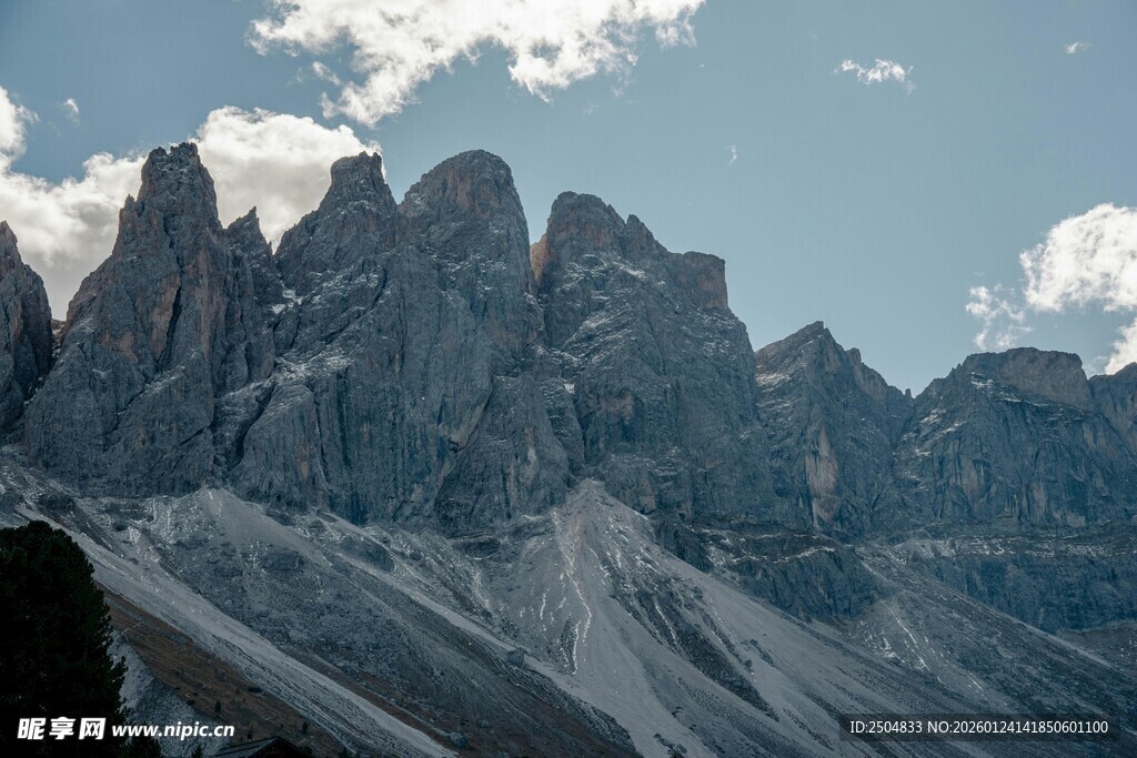 壮丽巍峨的高山景观