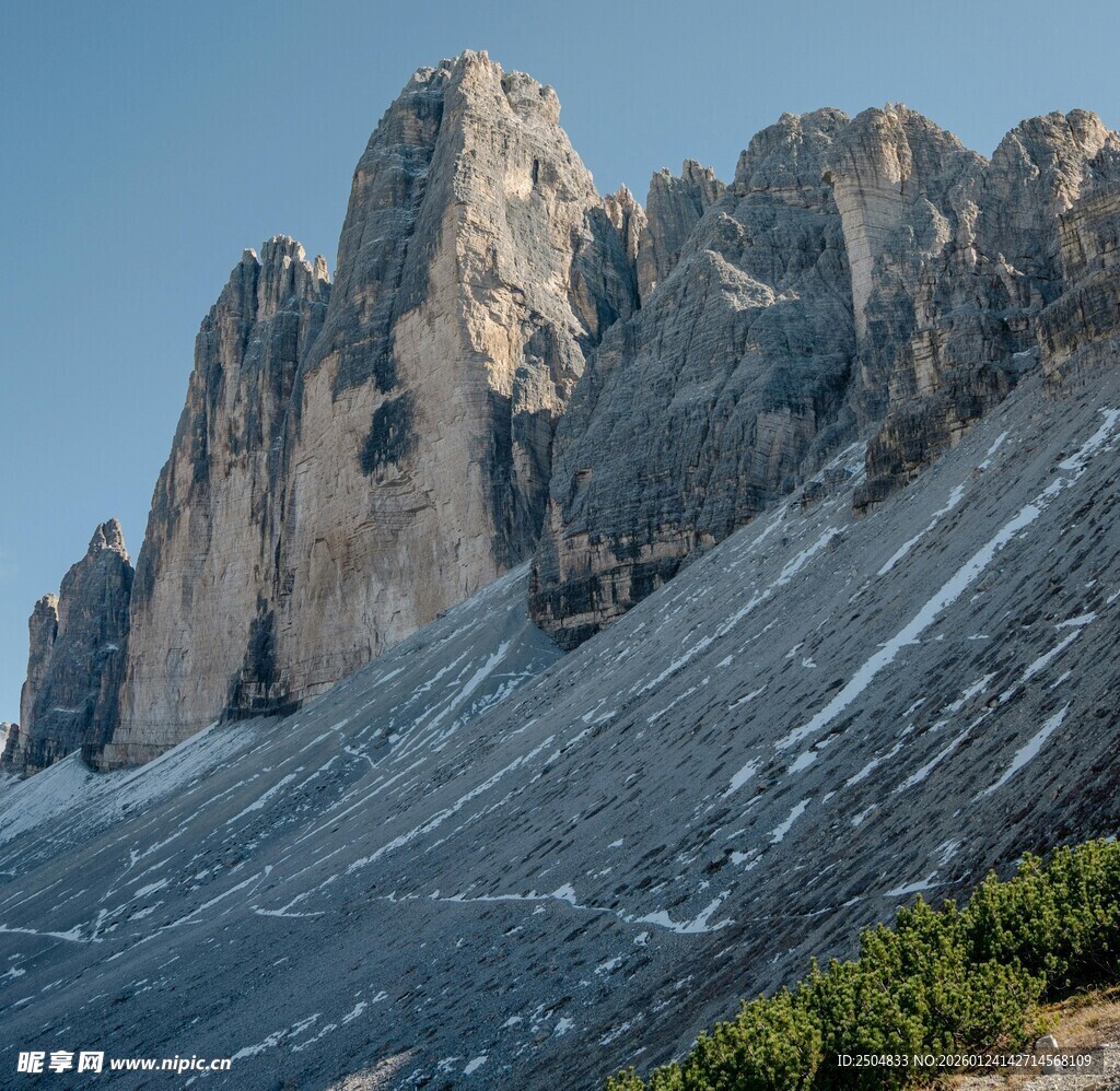 巍峨壮丽的高山景观