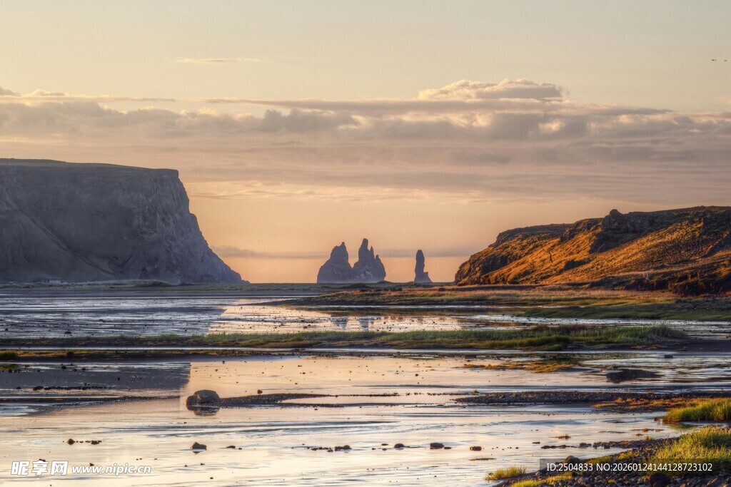 海边帆船日落美丽景致