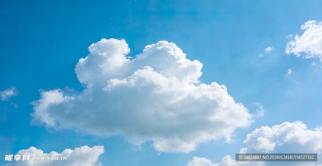 蓝天飘白云