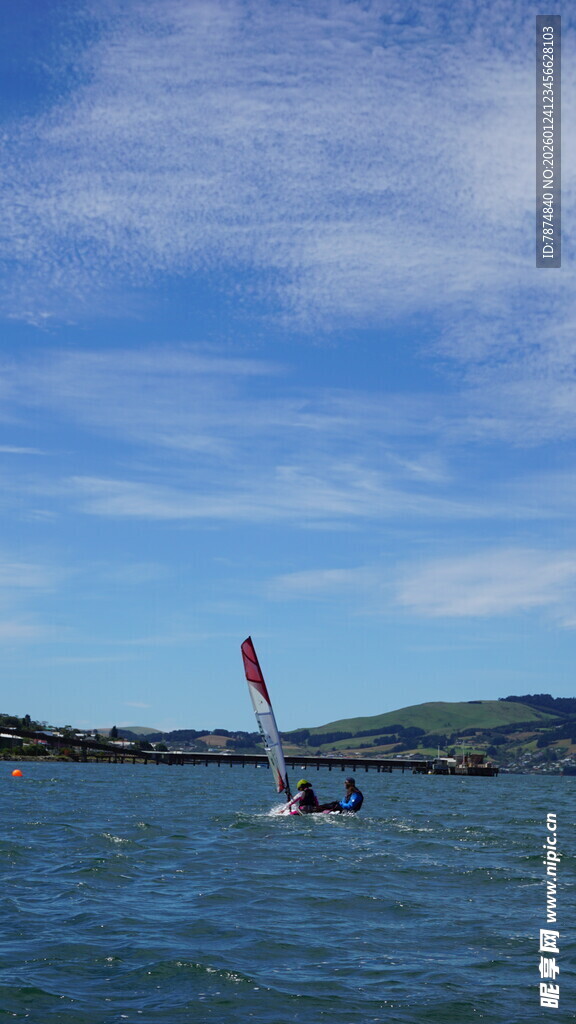 海上风帆运动场景