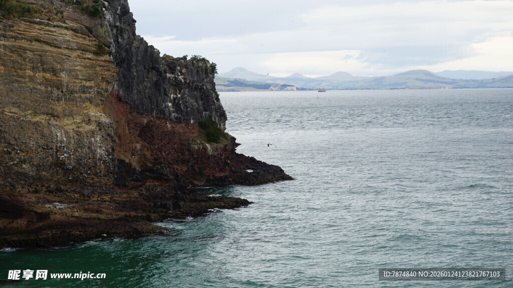 海边悬崖景观