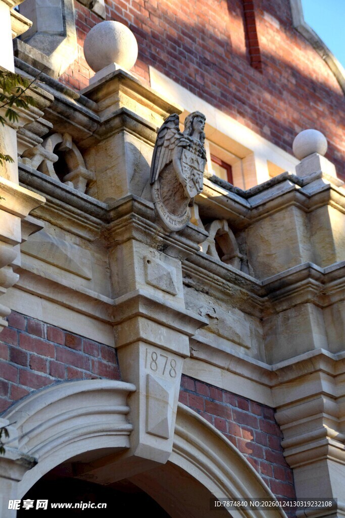 古典建筑拱门装饰细节