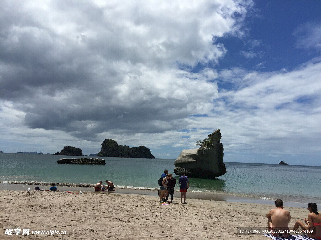 美丽海滩上的休闲时光