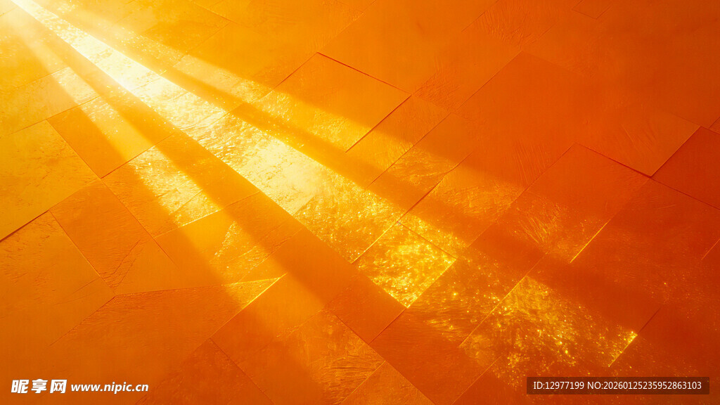 金色阳光洒在地面上