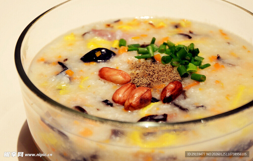 营养美味的坚果蔬菜粥