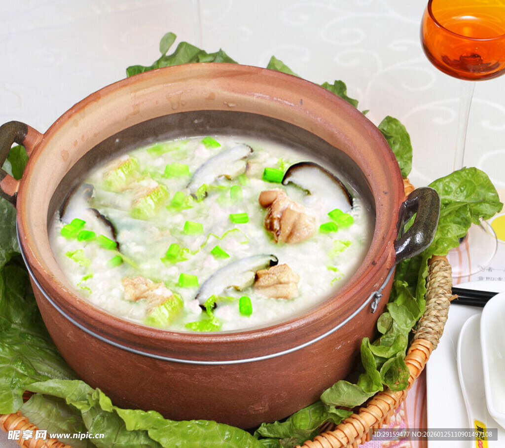 砂锅豌豆鱼肉汤