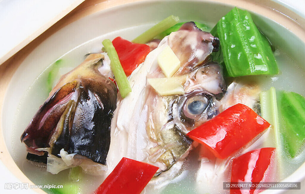 清蒸双色辣椒鱼头