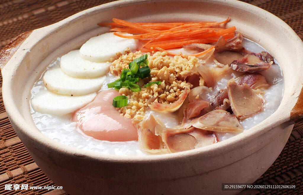 美味鲜香的特色肉片汤