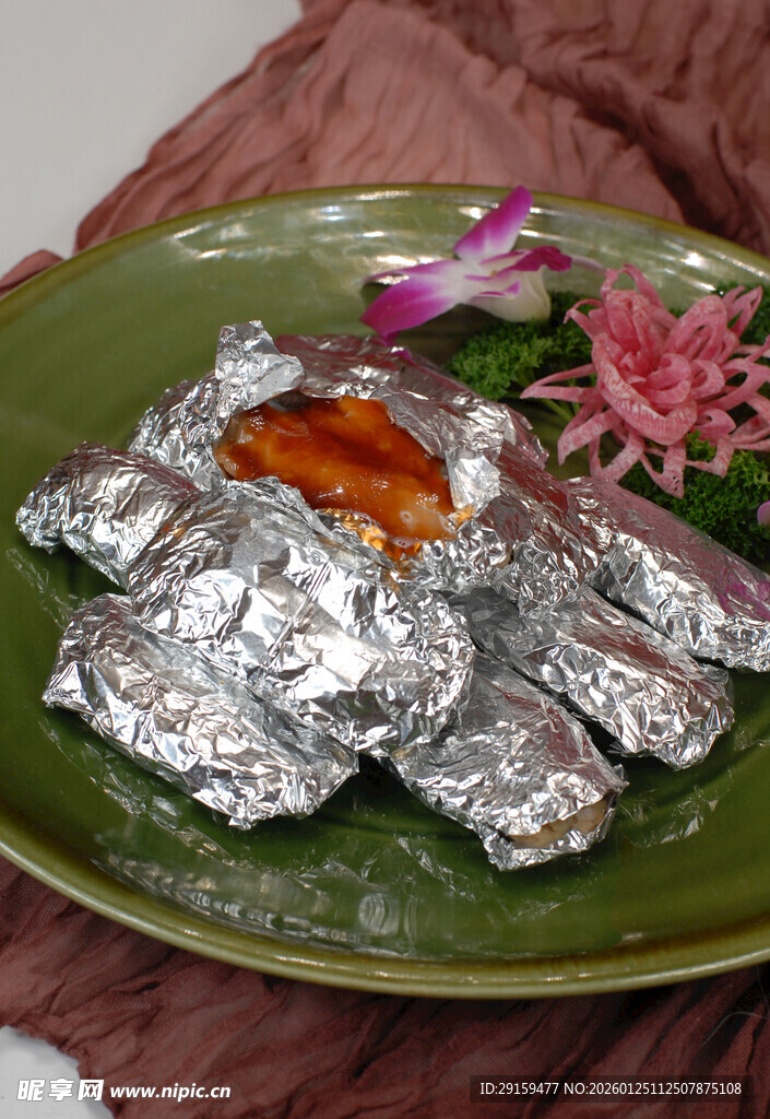 锡纸包裹的美味佳肴