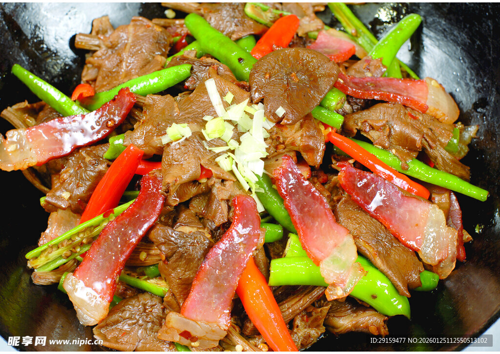 香辣牛肉炒青椒