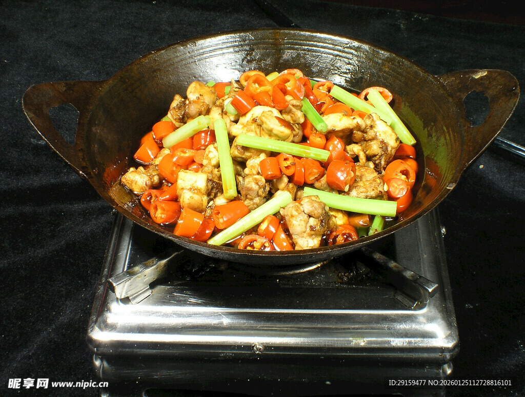 干锅美味食材烹饪中