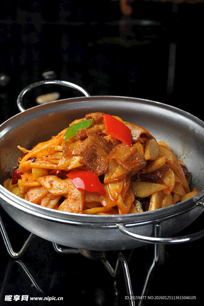 美味干锅菜肴诱人呈现