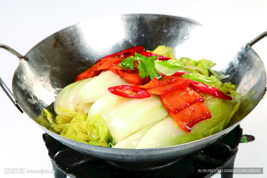 锅中烹饪的多彩蔬菜