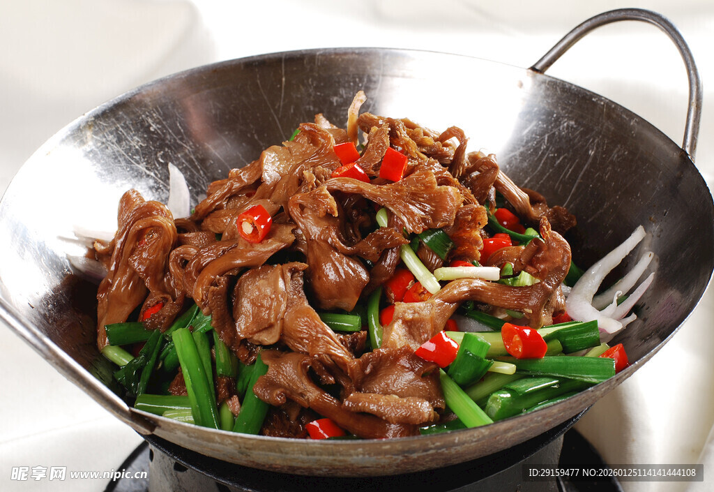 铁锅爆炒鲜嫩牛肉