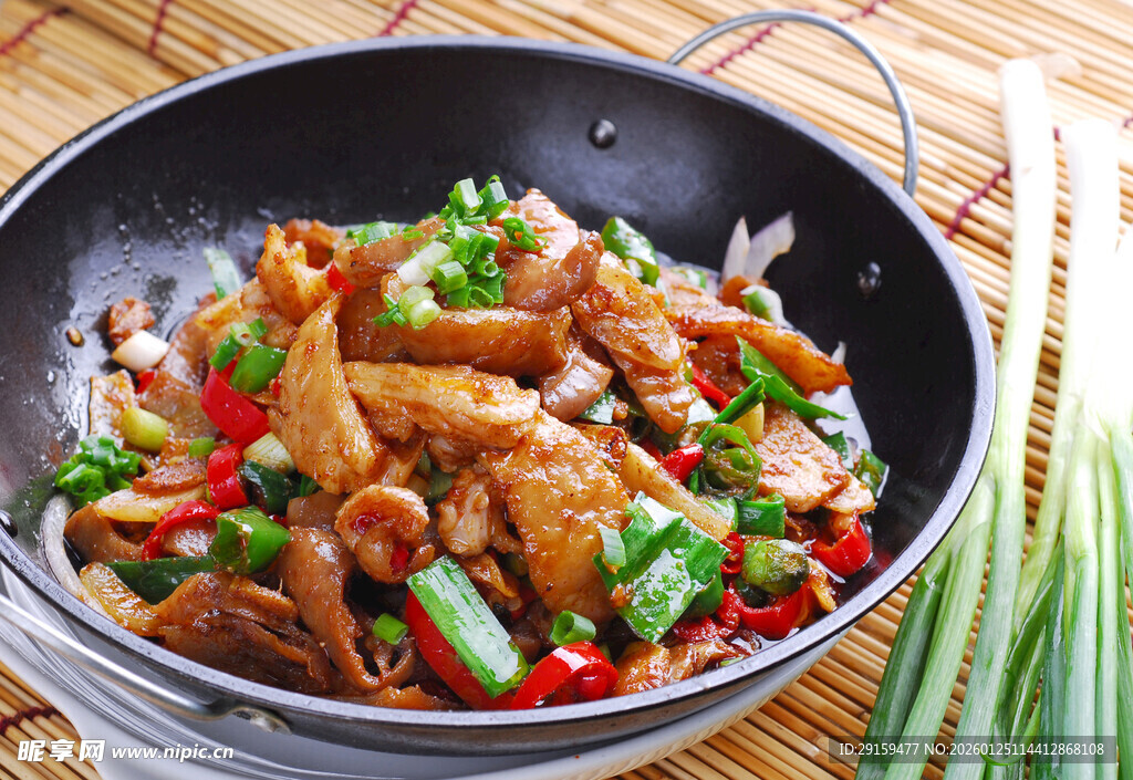 香辣干锅食材丰富诱人