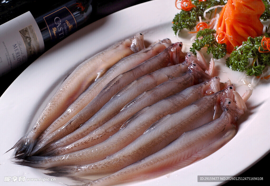 鲜鱿鱼摆盘