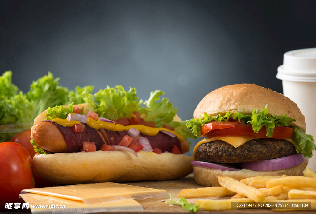 美味汉堡与配菜组合