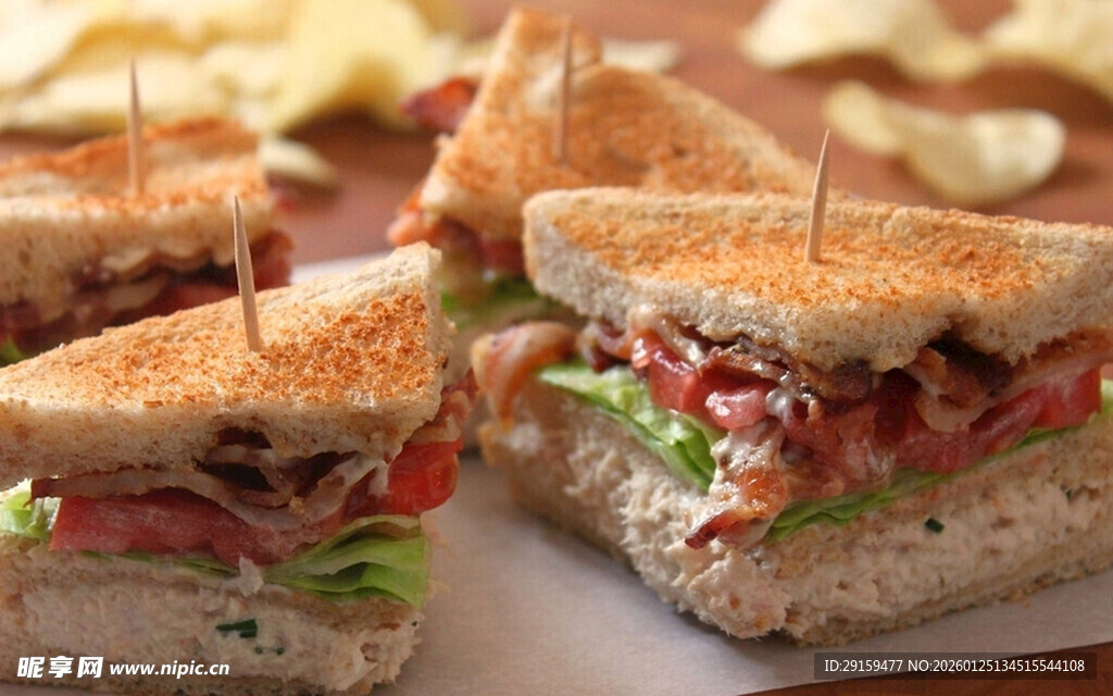 美味三明治切片展示
