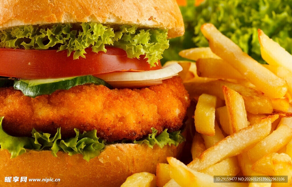 美味汉堡配金黄薯条
