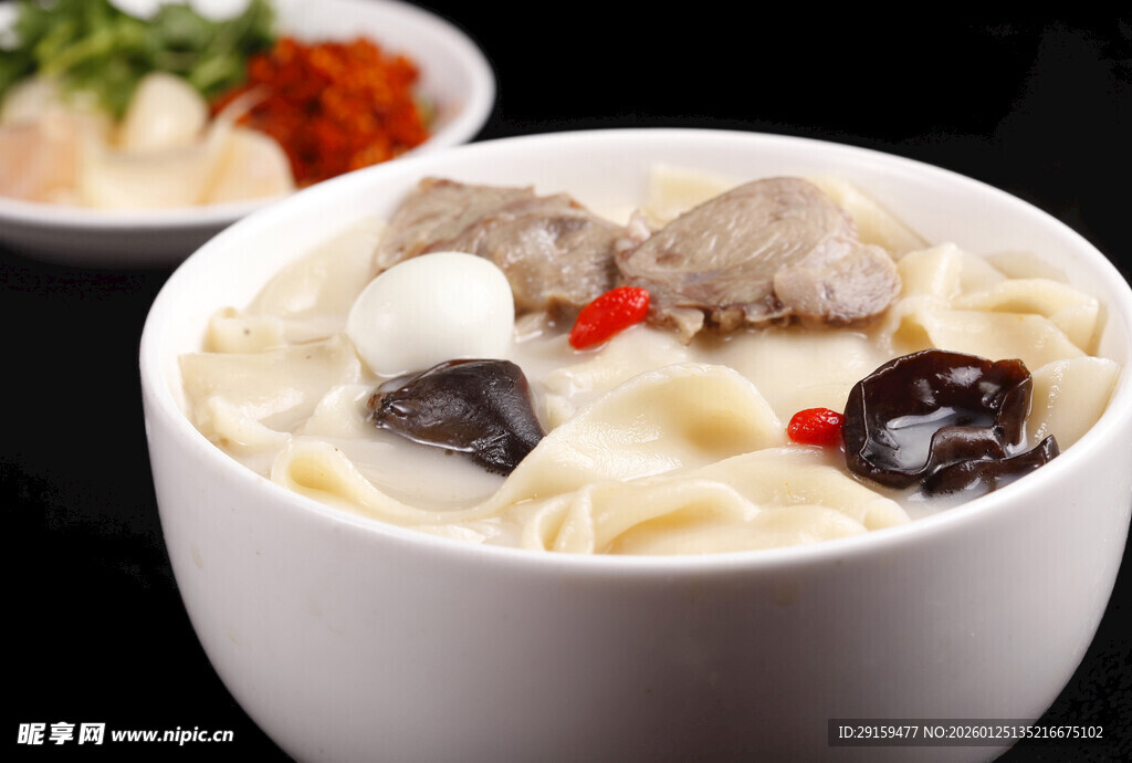 营养美味的三鲜菌菇面