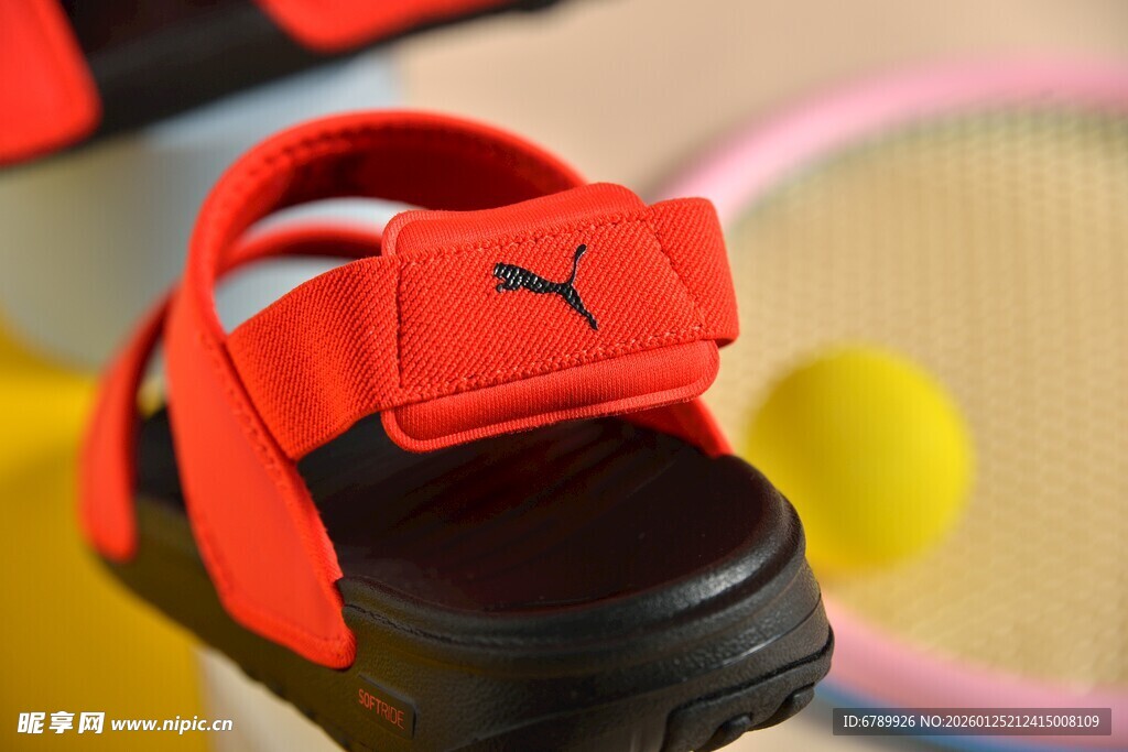 彪马红色儿童凉鞋展示