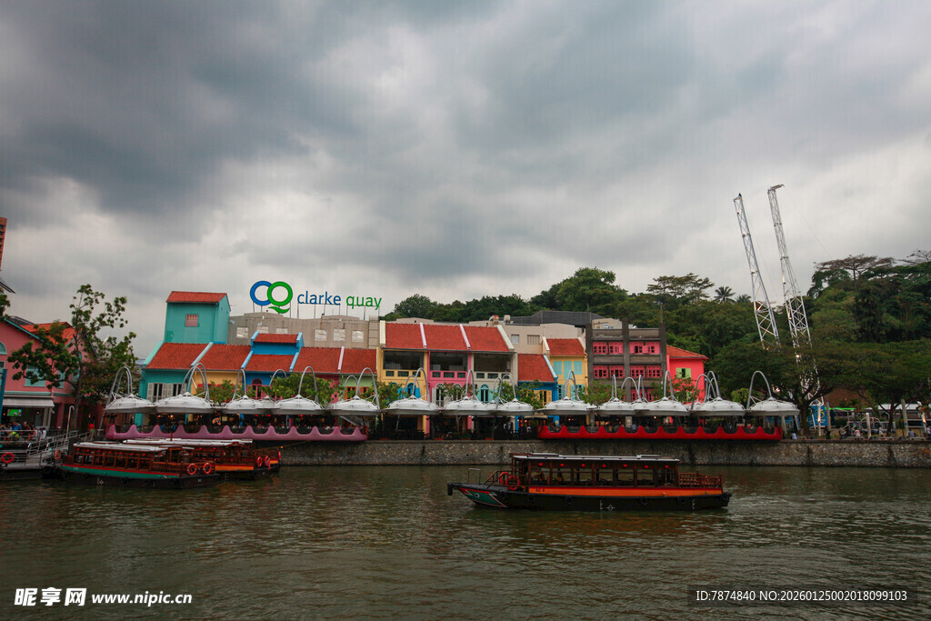 新加坡河畔多彩建筑景观