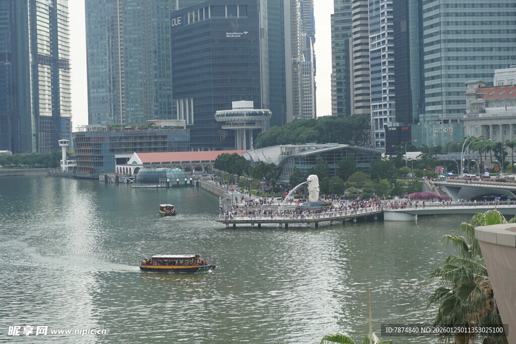 新加坡河畔城市景观
