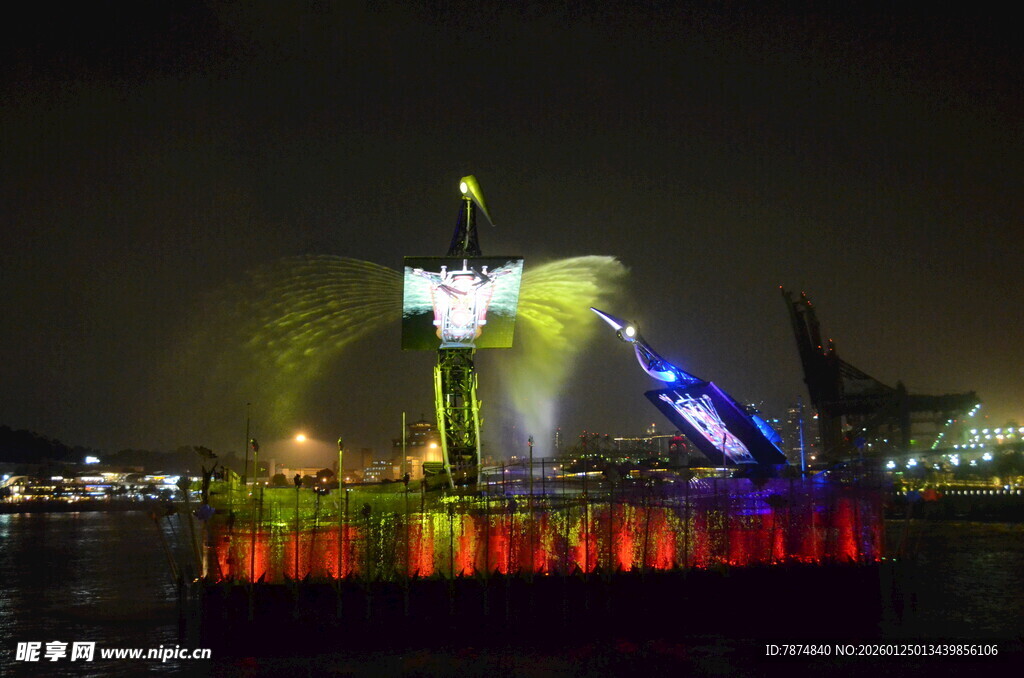 夜晚喷泉灯光绚丽景观