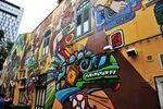 街头彩色涂鸦艺术墙面