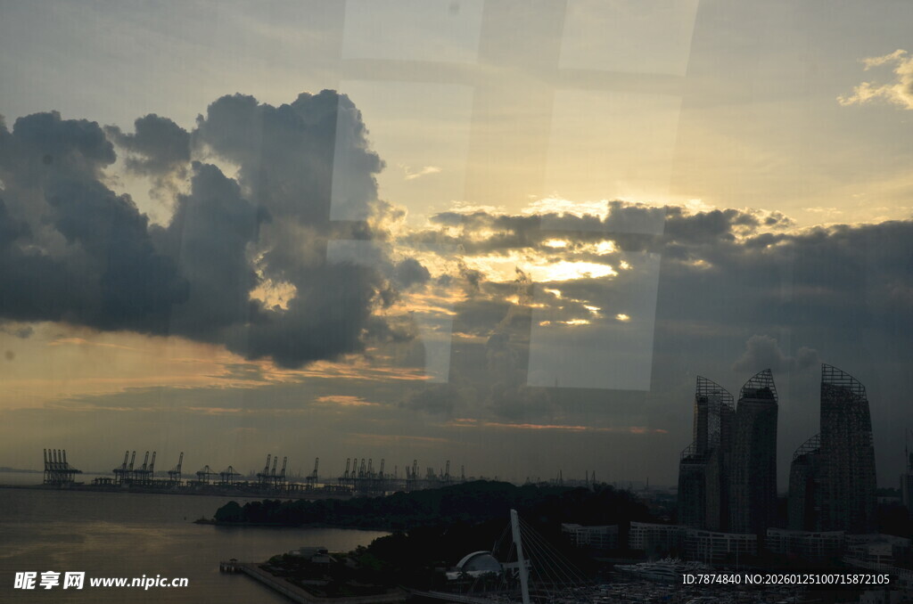 城市黄昏海景壮丽风光