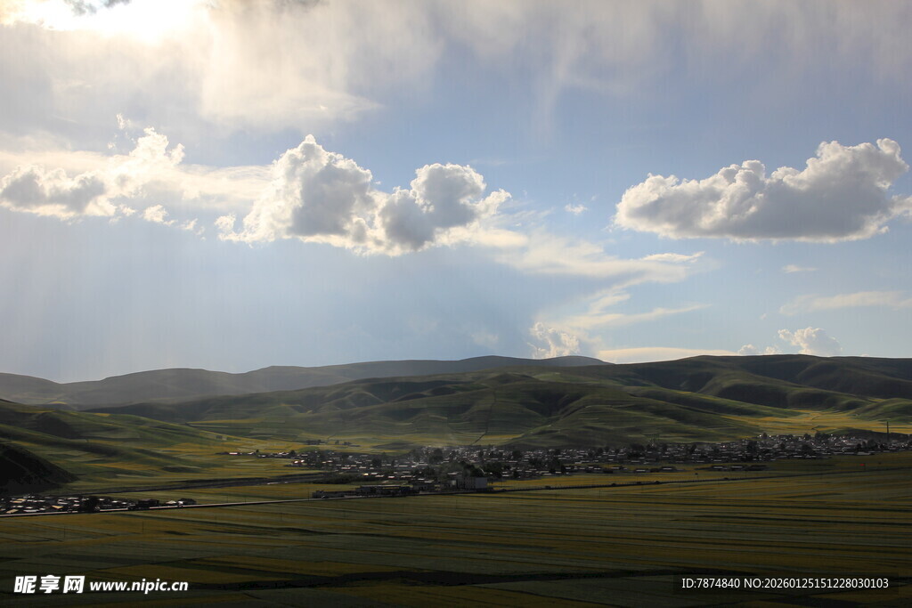 草原风光 蓝天白云下的美景