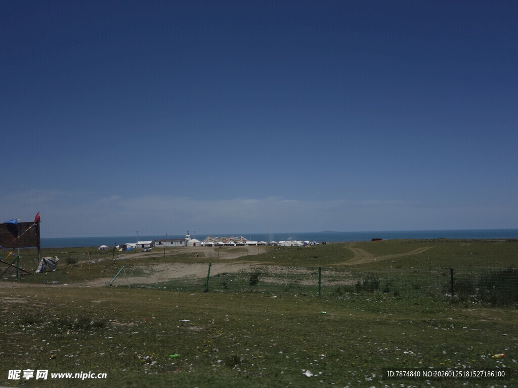 广阔草原上的开阔远景