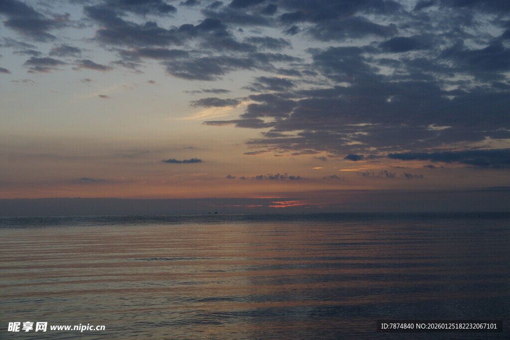 海上日落美景