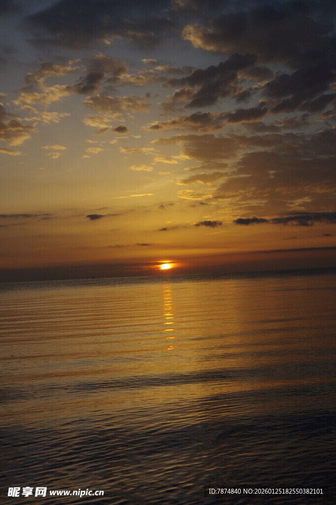 海上日落美景