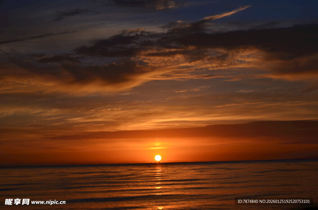 海上日落美景