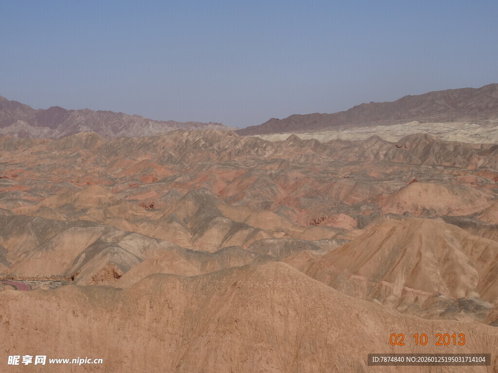 壮丽西北荒漠地貌景观