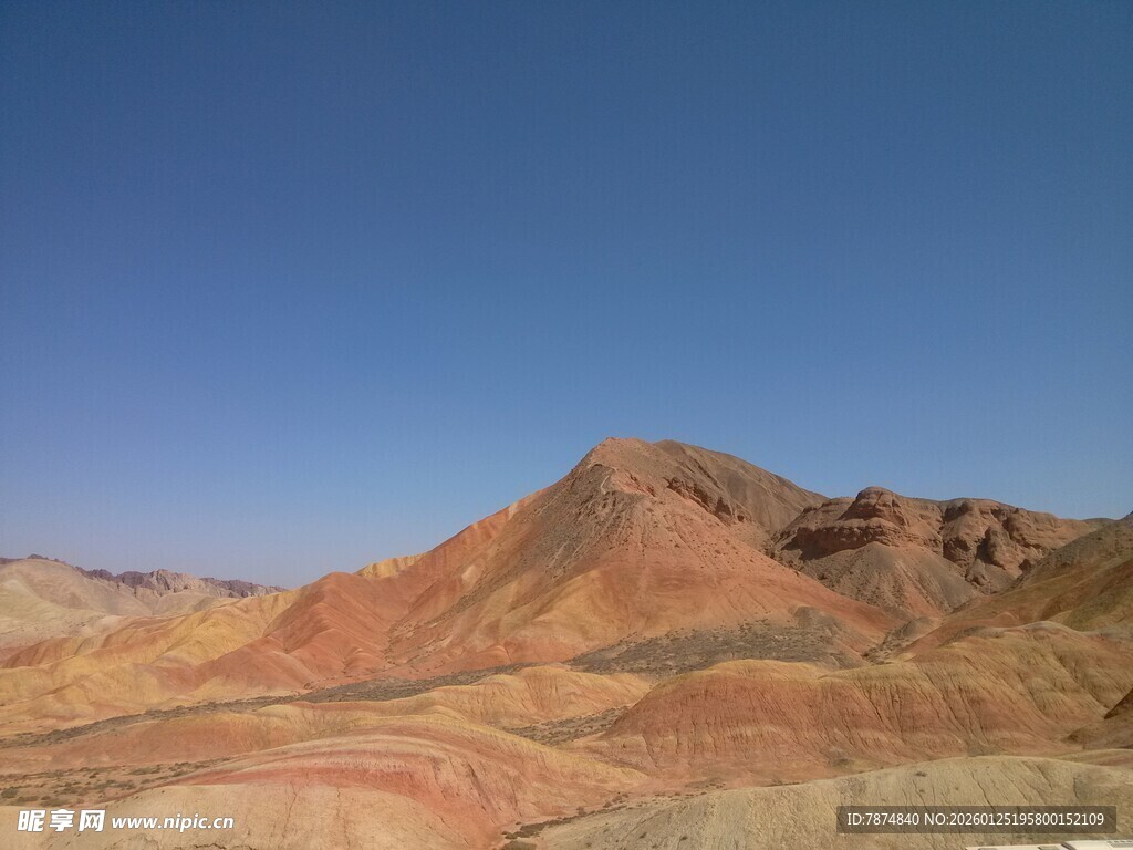 七彩山峦 壮美自然风光