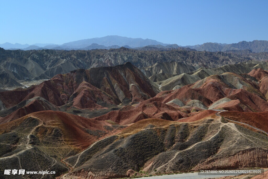 七彩丹霞地貌景观