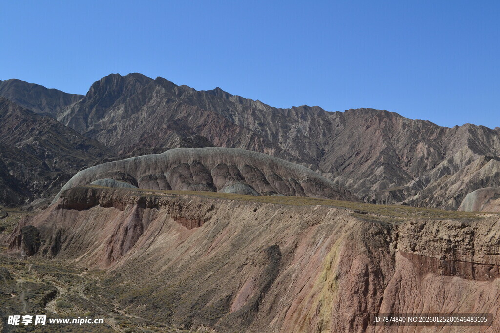 壮丽多彩的山峦景观