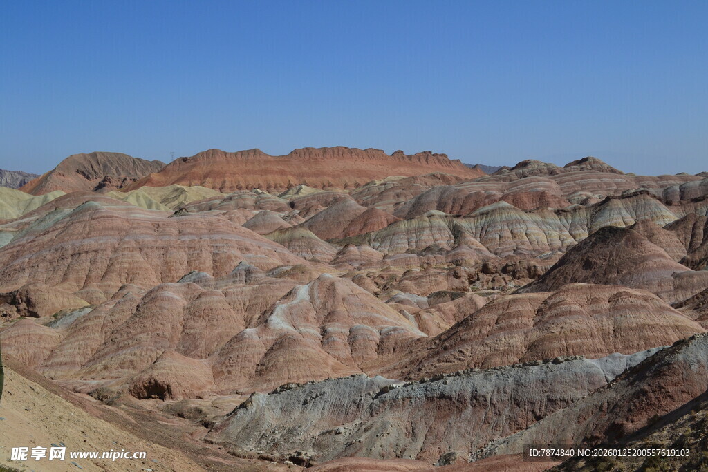 五彩斑斓的壮丽丹霞地貌