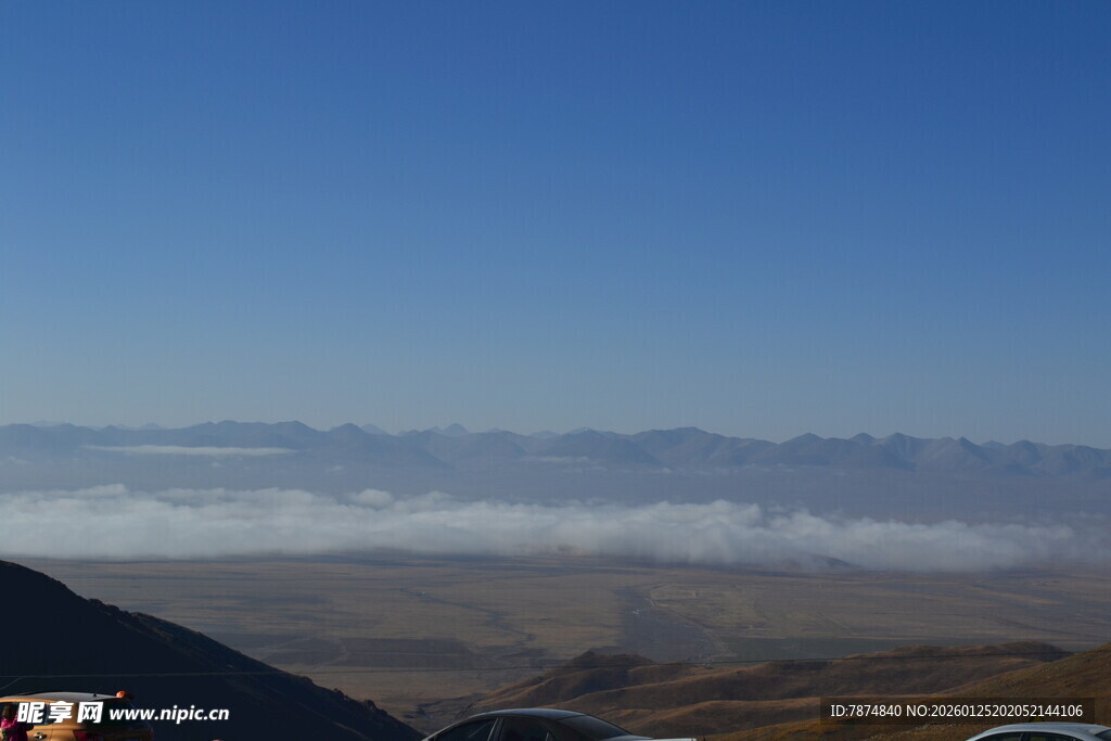 高山云海壮丽景观