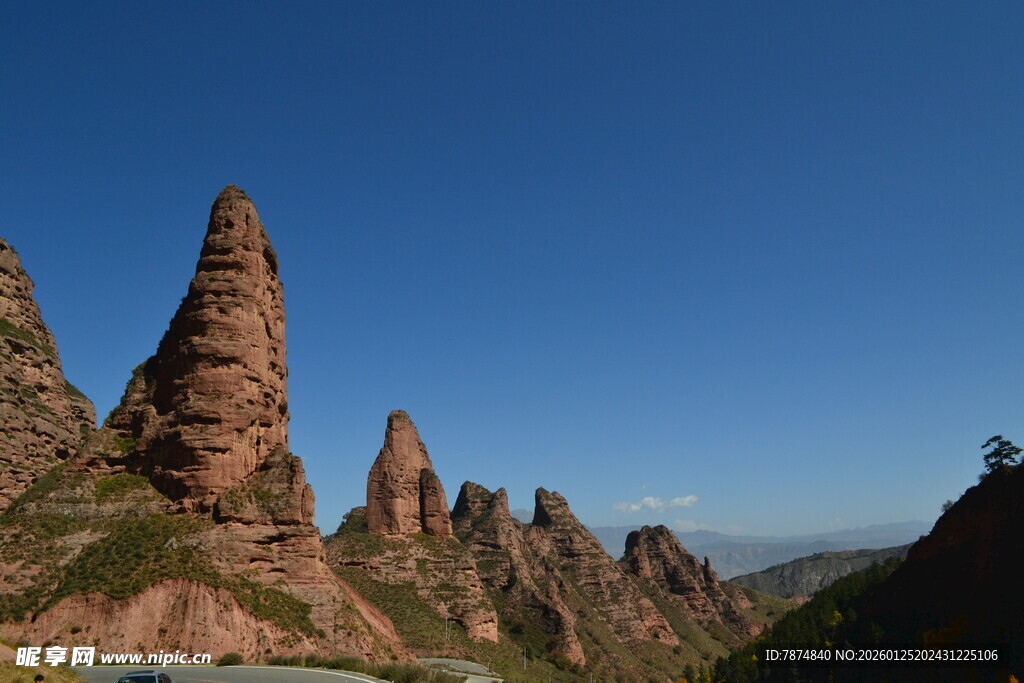 壮丽奇特的丹霞山峰景观