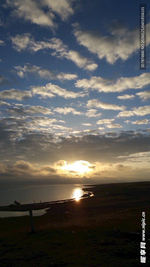 日落时分的美丽天空景观
