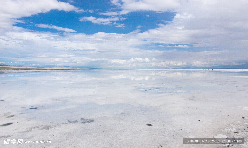 天空之境盐湖美景