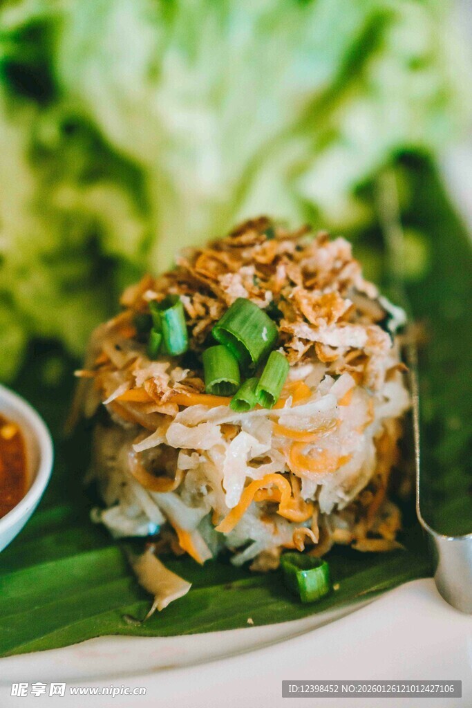 美味虾肉糯米卷